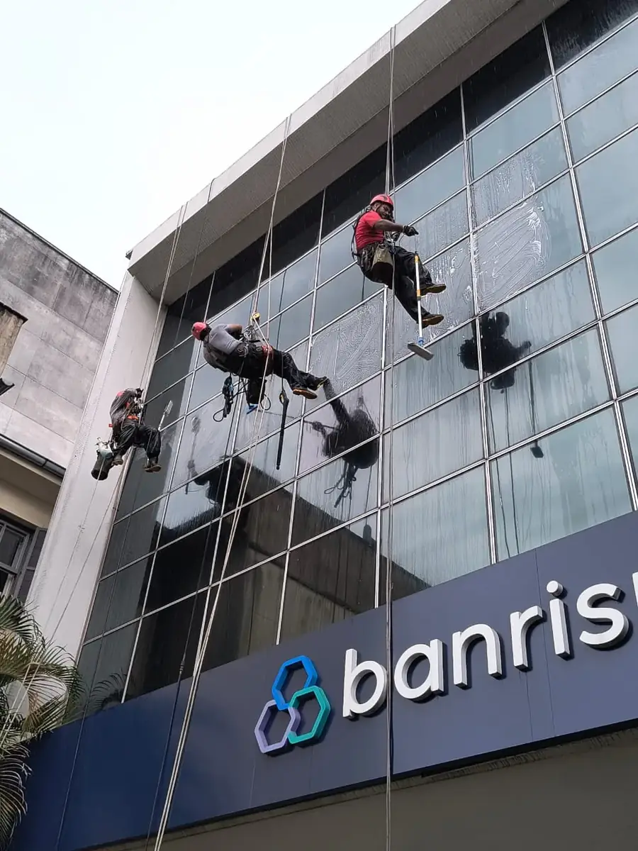 Limpeza de fachada Banrisul